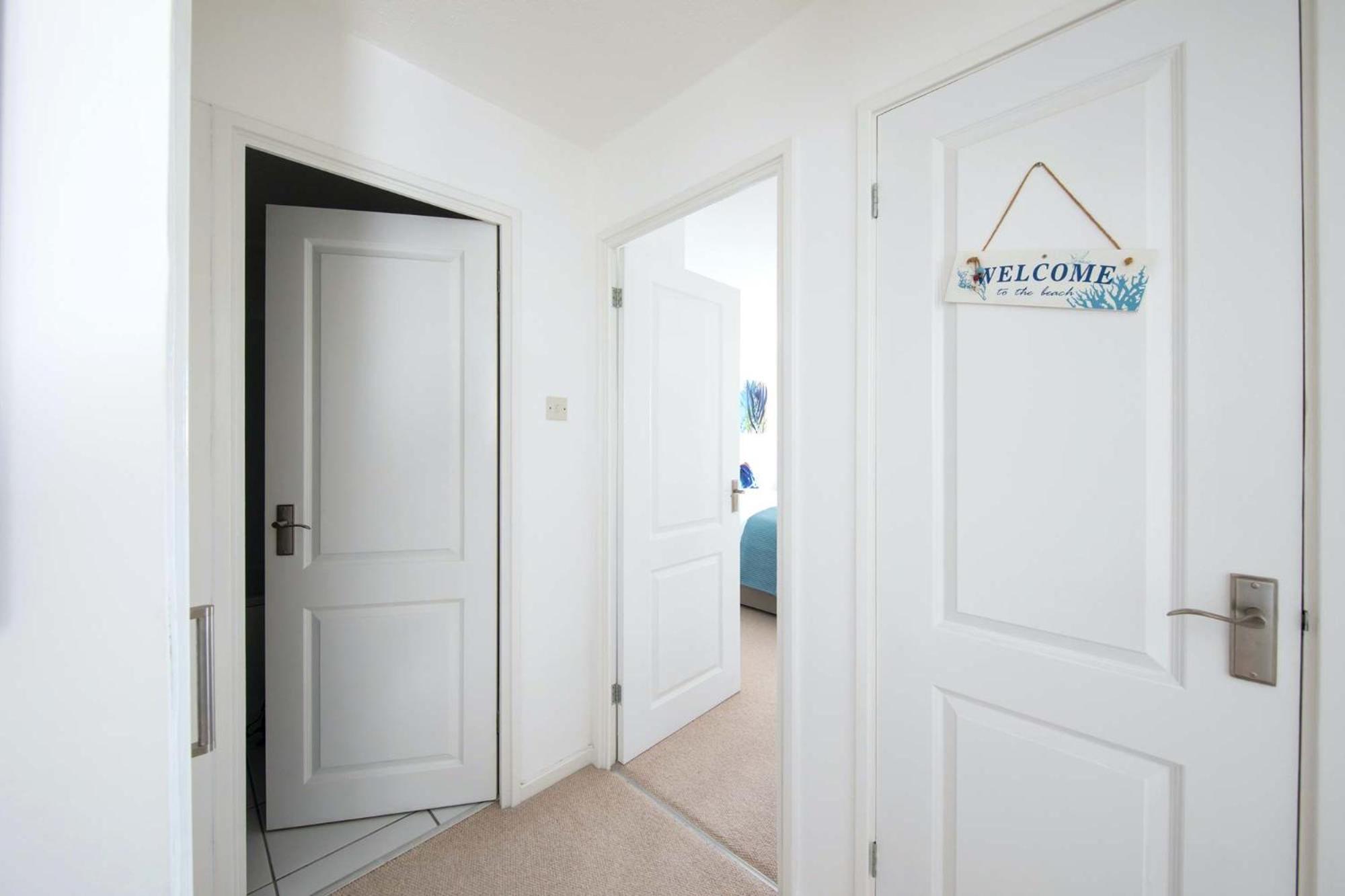High-End Beachfront Getaway Sea View King Bed 이스트 위터링 외부 사진