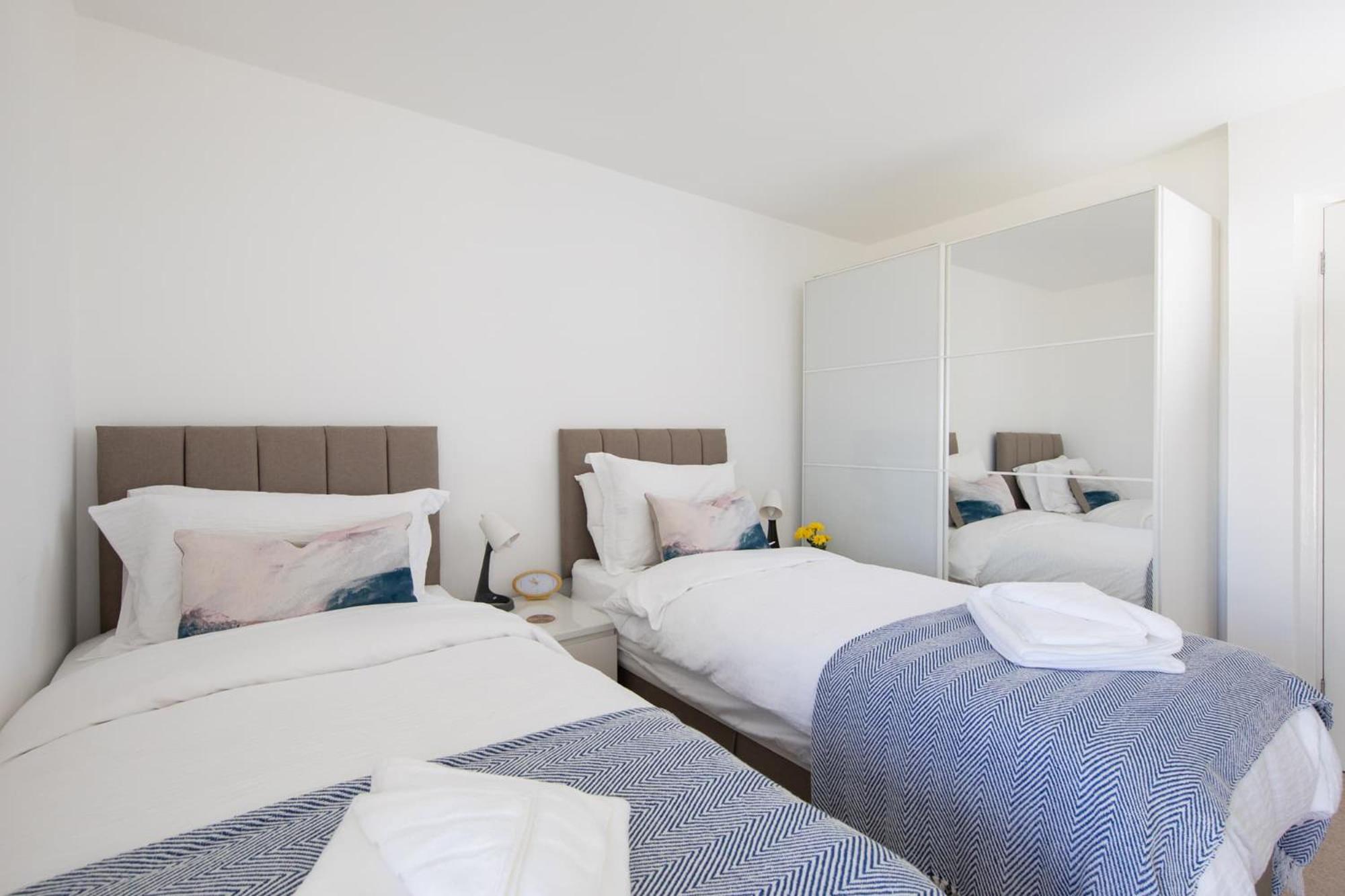 High-End Beachfront Getaway Sea View King Bed 이스트 위터링 외부 사진