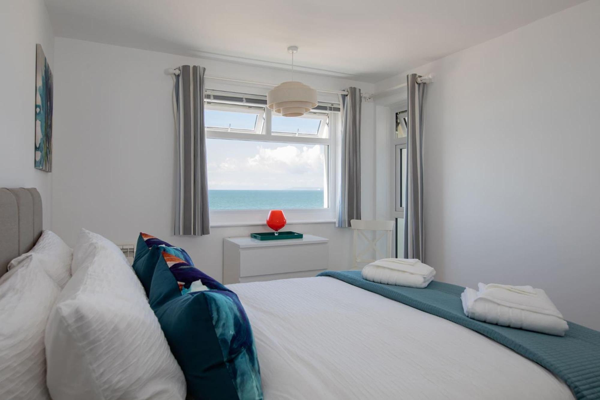 High-End Beachfront Getaway Sea View King Bed 이스트 위터링 외부 사진
